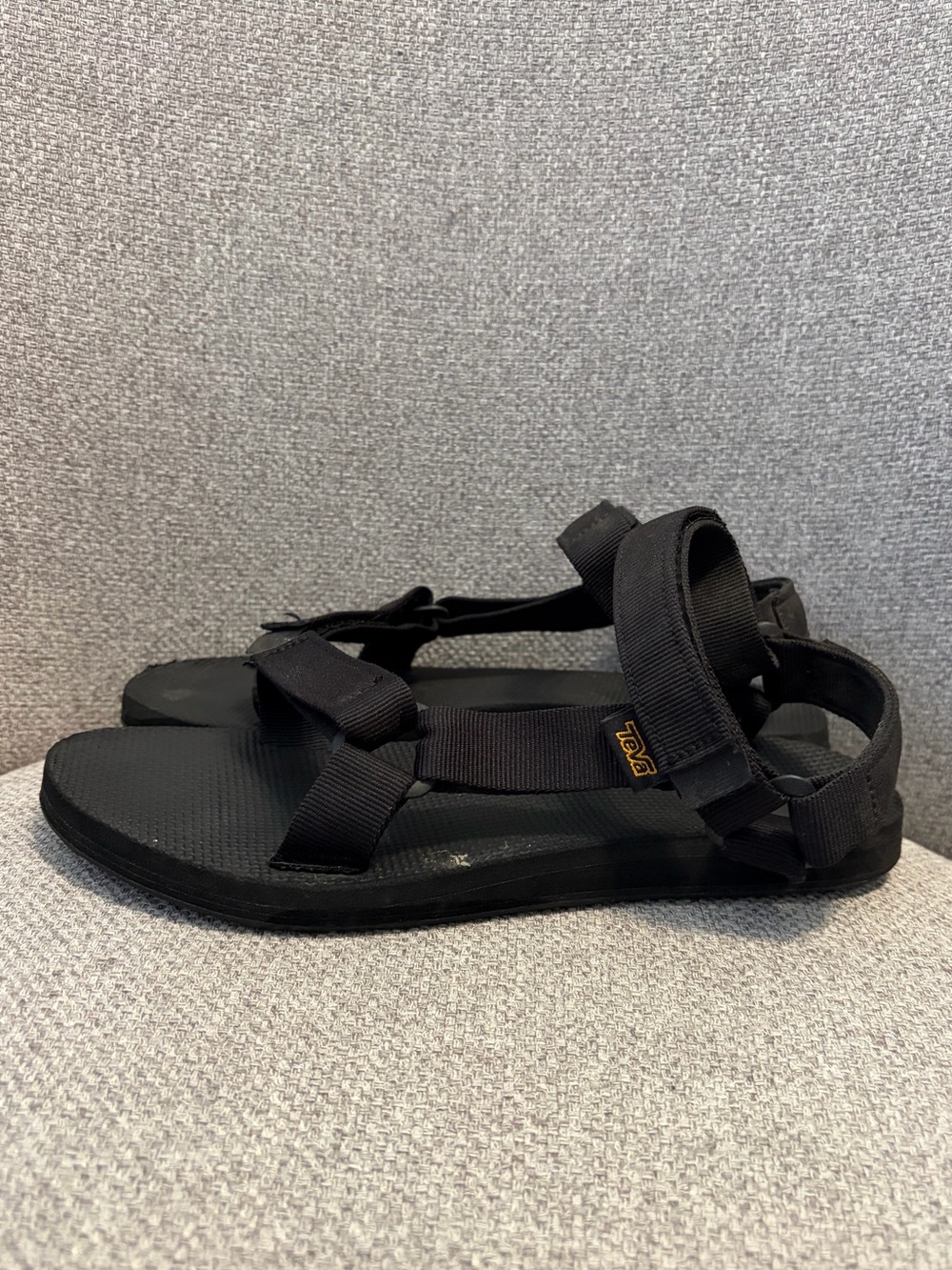 TEVA- woman's 8 Original Universal sport sandals, black